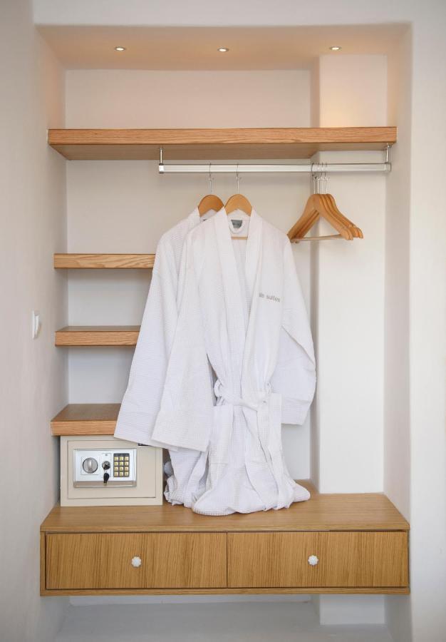 אמורגוס Theasis Suites מראה חיצוני תמונה